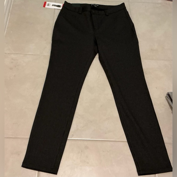 DKNY Black Cropped Pants - Picture 1 of 4